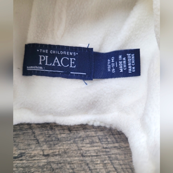 EUC Baby Hat and Mittens - Picture 3 of 3